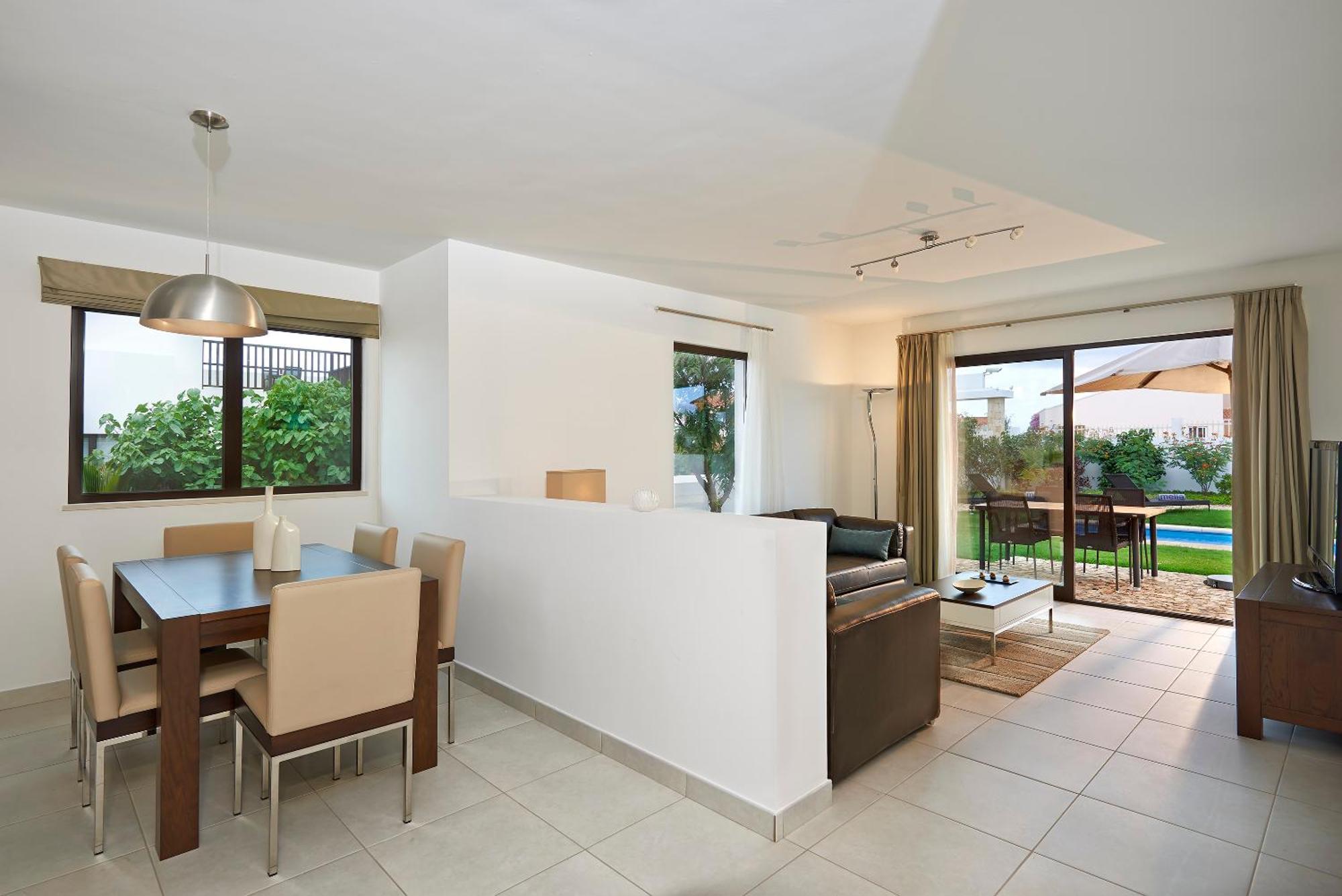Villa con 3 Camere da Letto (5 Adulti + 1 Bambino)